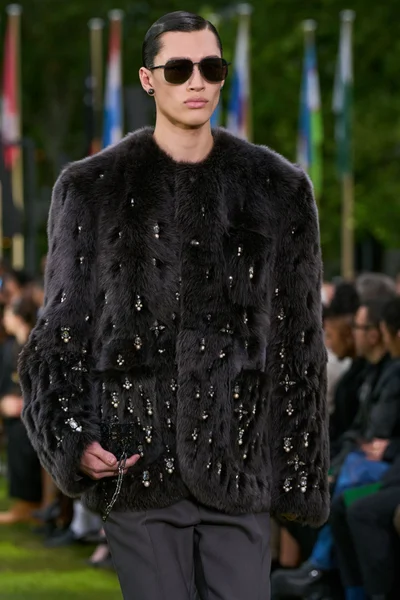 Look 138